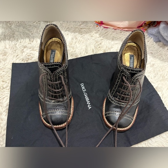 Dolce&Gabbana Brown Patent Leather Lace Up Loafer
Pumps chunky heels retro - Picture 16 of 16